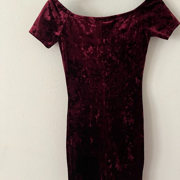 AQUA Brand - Wine Velvet Off the Shoulder Bodycon Dress - Picture 3 of 3